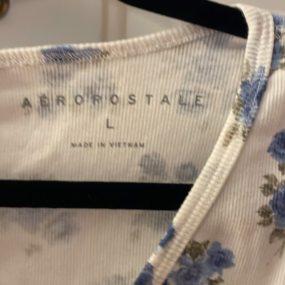 Aeropostale cotton long sleeve v-neck crop top, Size L, NWT - Picture 2 of 5